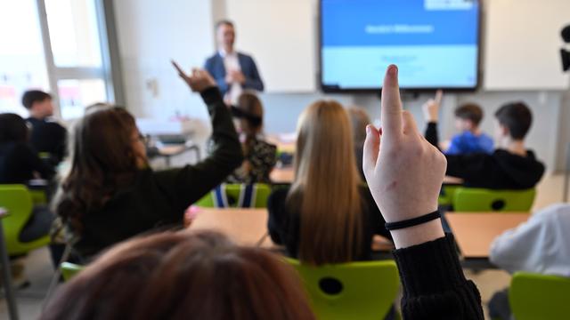 Thüringen: Thüringens Regierung schickt Verfassungscoaches an die Schulen