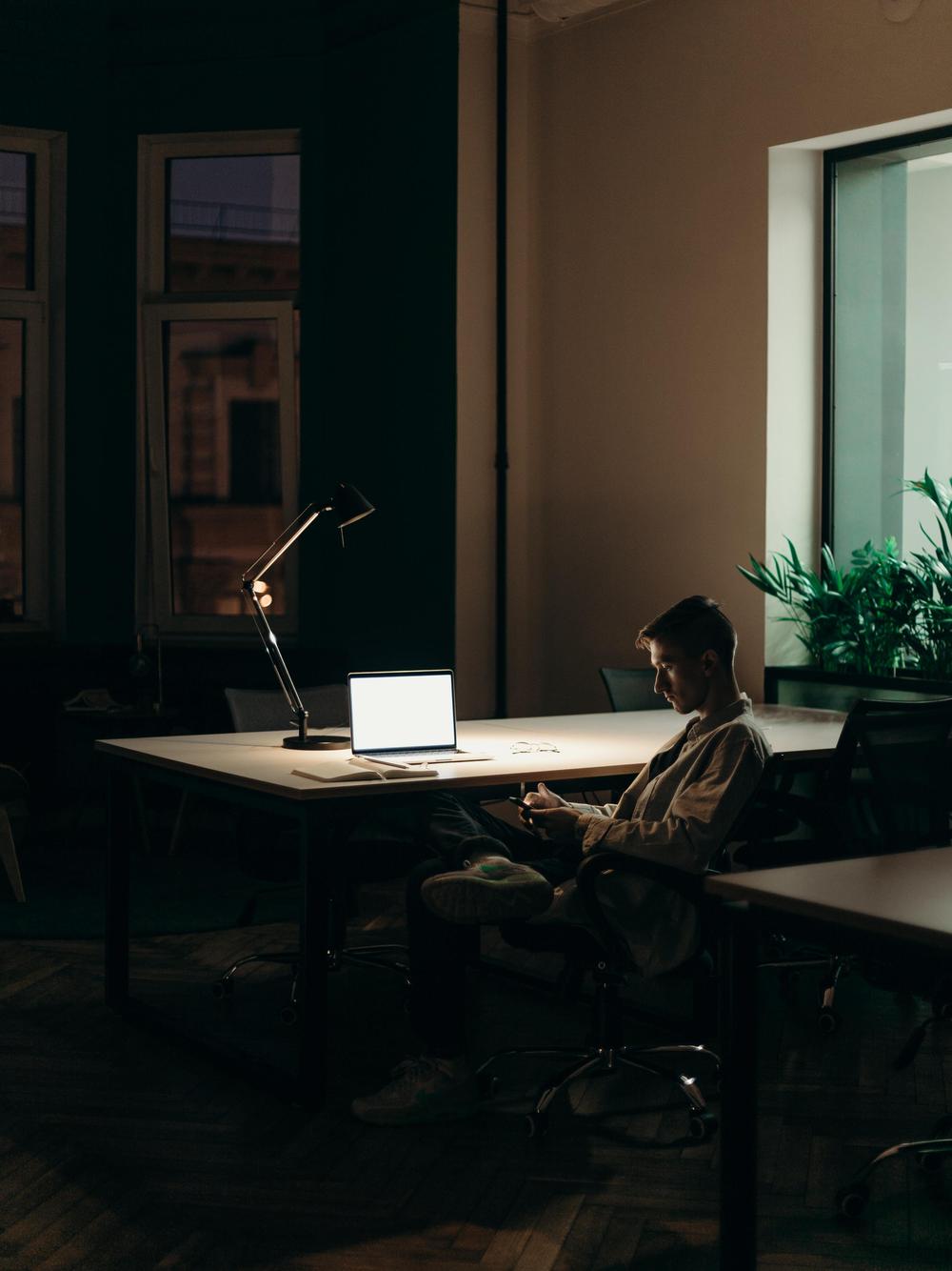 https://www.zeit.de/campus/2023-08/berufswahl-berufseinstieg-langweiliger-job-stress/komplettansicht