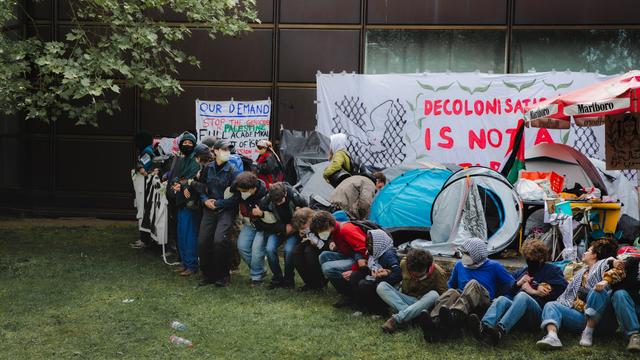 Zeltlager an der FU Berlin: Aufeinandertreffen auf dem Campus