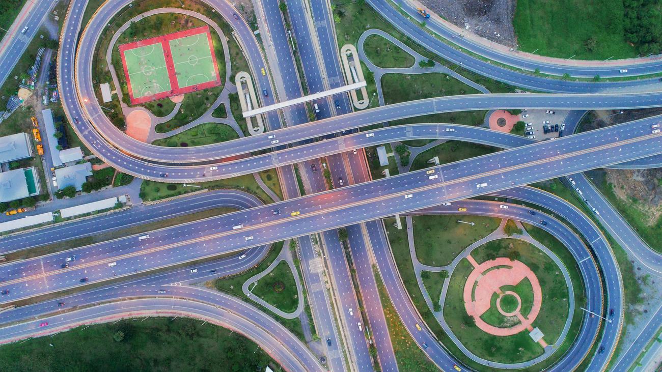 Arbeiten mit KI: Kosmos, Kuchen und KI