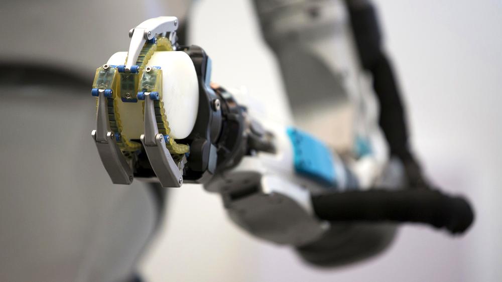 Künstliche Intelligenz: Der humanoide Roboter Atlas kann zugreifen, joggen, springen – fast wie ein Mensch. Aber weiß er, was er tut? Und wenn nicht: Ist das gut oder schlecht?