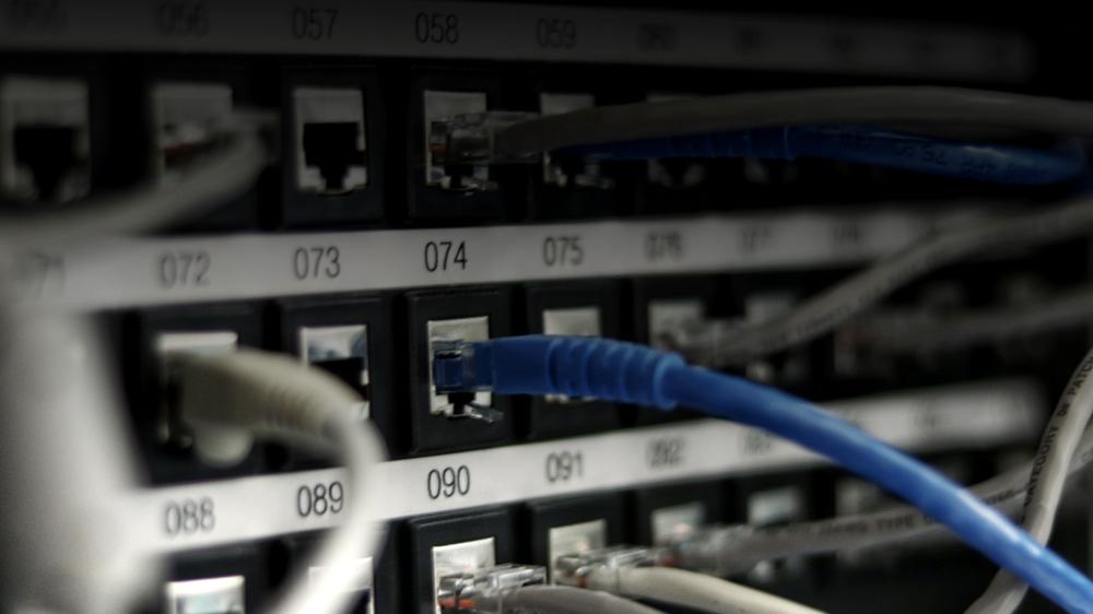 IT-Sicherheit: Mehr als 2.000 Server, unter anderem von Krankenhäusern, Bundes- und Landesbehörden, Kraftwerksbetreibern und Banken, sind laut SWR-Recherchen betroffen. 