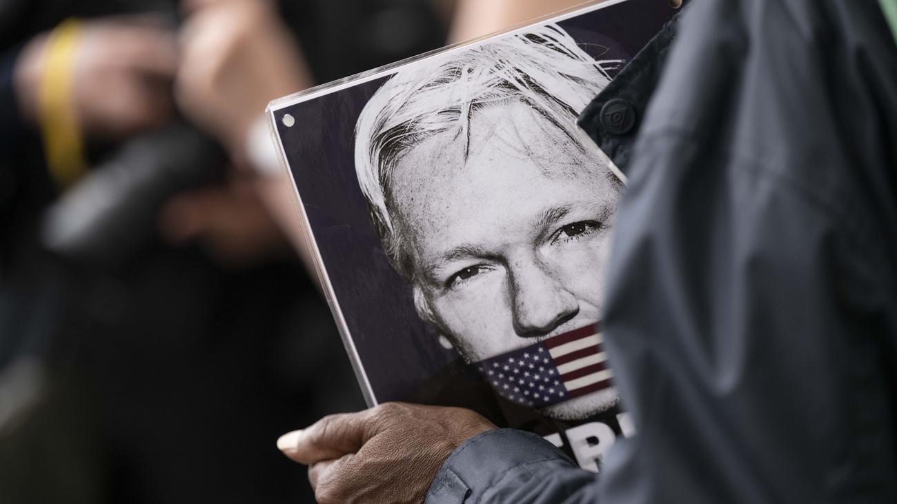 Londres : les États-Unis accusent Julian Assange d’avoir outrepassé ses devoirs journalistiques