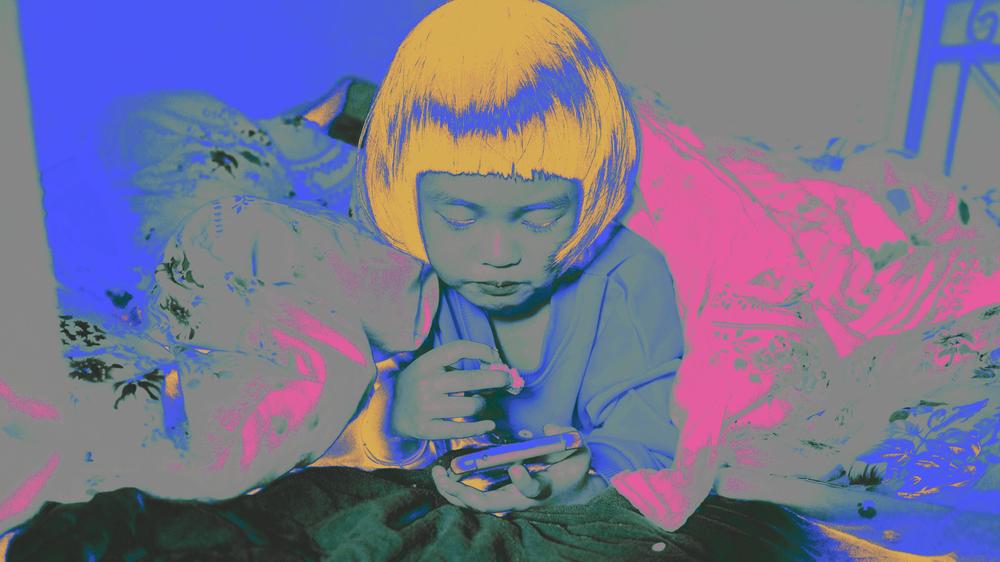  Viele junge Menschen nutzen Chatbots – und vertrauen der KI auch intime Probleme an.