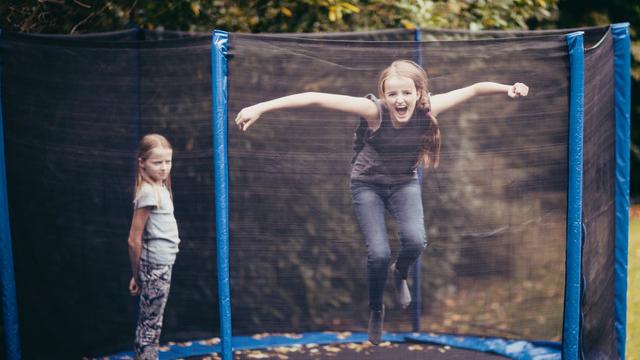 Altersgrenze für Social Media: Sie sollen lieber spielen als tiktoken