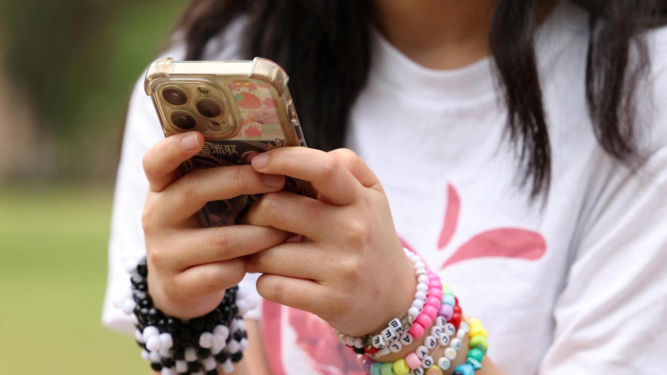 Social-Media-Plattformen: Australische Behörde prüft mögliche Verstöße gegen Social-Media-Verbot