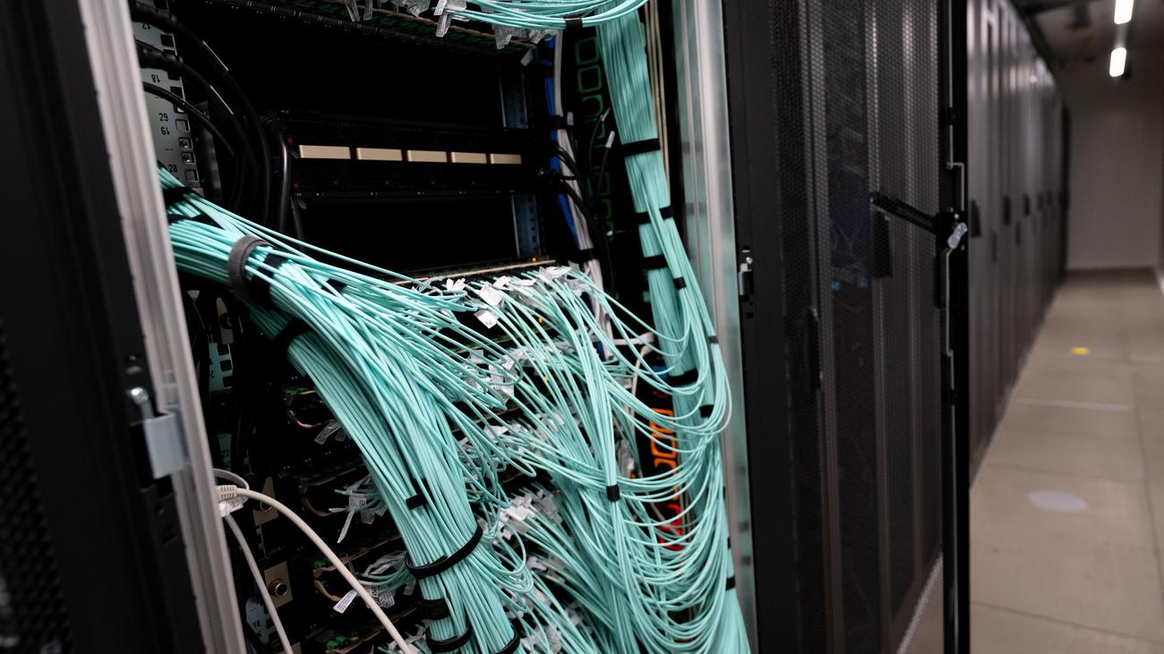 Künstliche Intelligenz: Mitarbeiter von KI-Unternehmen fordern Regulierung der Technologie