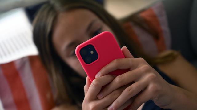 Soziale Medien: Frankreich beschließt Social-Media-Verbot für unter 15-Jährige