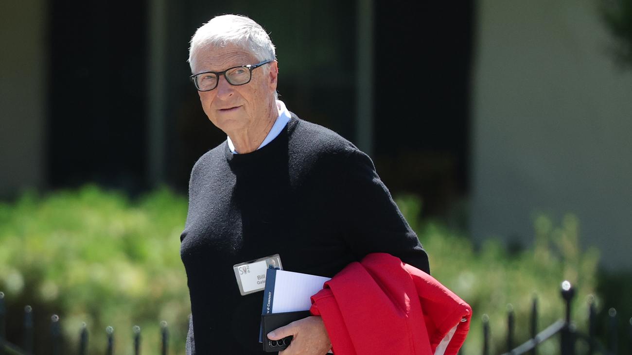 Künstliche Intelligenz: Bill Gates warnt vor Risiken bei KI und fordert Steuern auf Roboter