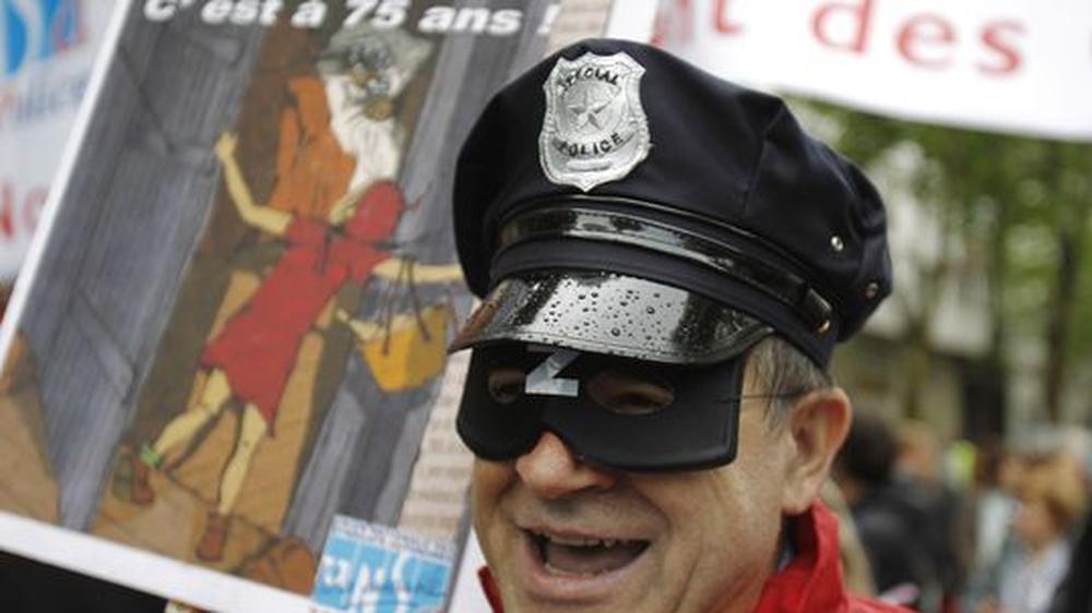 Meinungsfreiheit: Streikender Franzose mit Zorro-Maske. In Deutschland wäre eine solche Maskierung verboten.