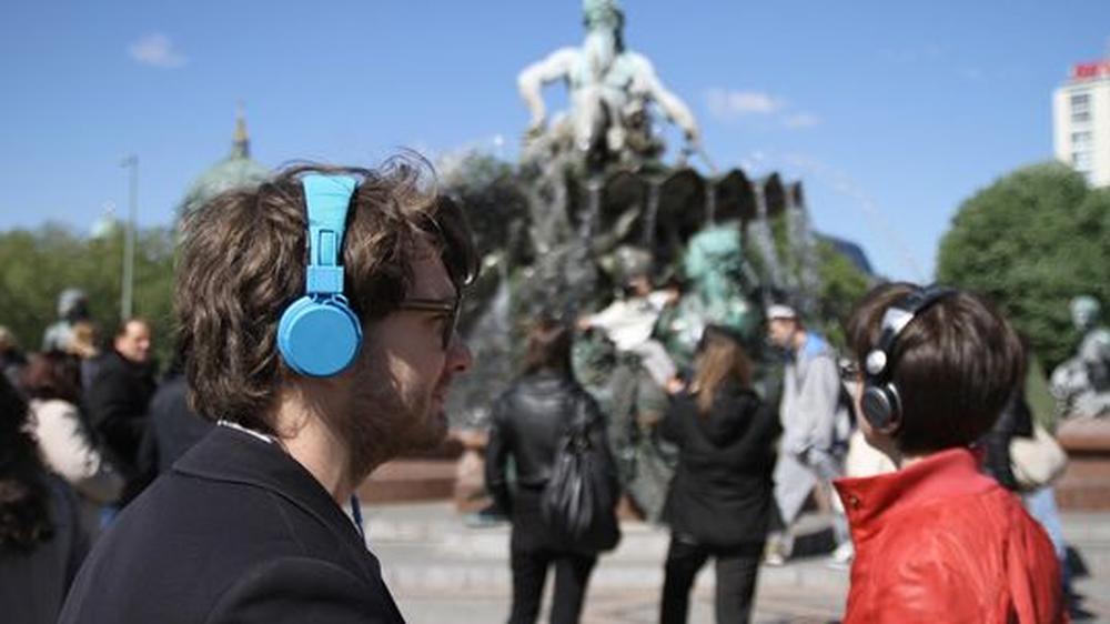 Digitales Hörspiel: Überwachungsprotokolle zum Mithören