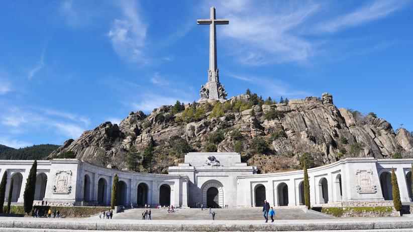 Das "Tal der Gefallenen" ist ein Monument in der Nähe von Madrid. Der Diktator Francisco Franco wurde 1975 hier begraben.
