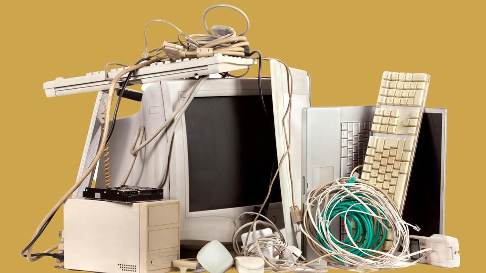 von Laptop und Smartphone In der Grabkammer der Geräte