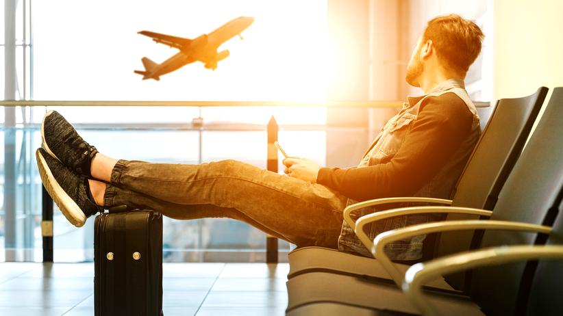 Flugreisen: Die Zeit am Flughafen könnte viel entspannter sein, wenn man die Regeln unseres Autors befolgt. 