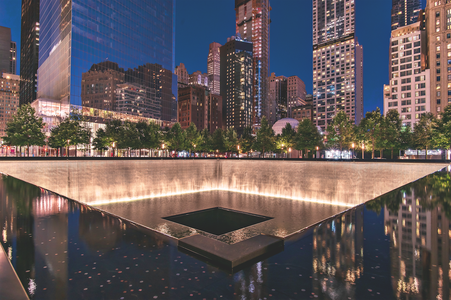 11. September 2001: Abgrundtief: Die einstigen Fundamente der Twin Towers des World Trade Center sind der Boden der Gedenkstätte.