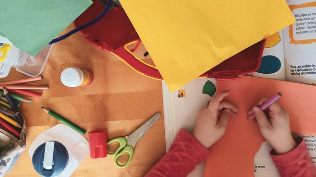 (+) Kita-Fachkräfte: Kita-Arbeit macht krank – endlich kommt das auch in der Politik an 