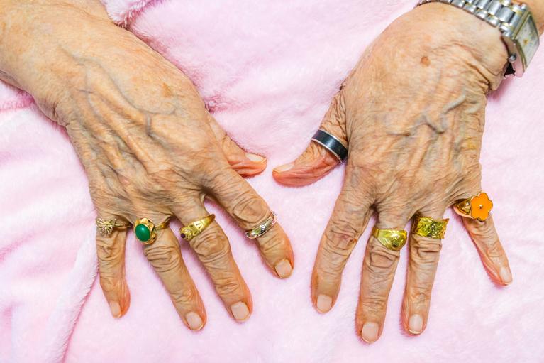 Lebensratschläge von Eltern: "Trenne dich von allem, was dir nicht guttut"