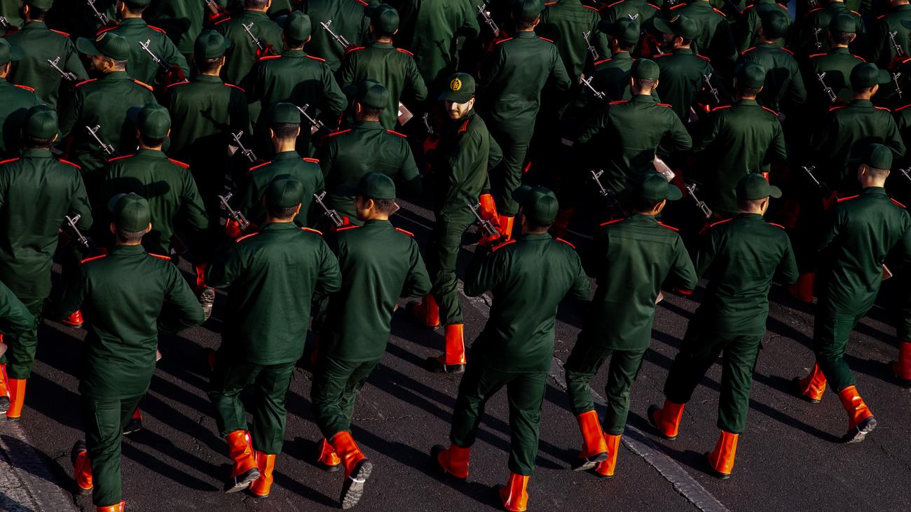 Dynamiken im Iran: "Chomeinis Enkel ist eine Option"