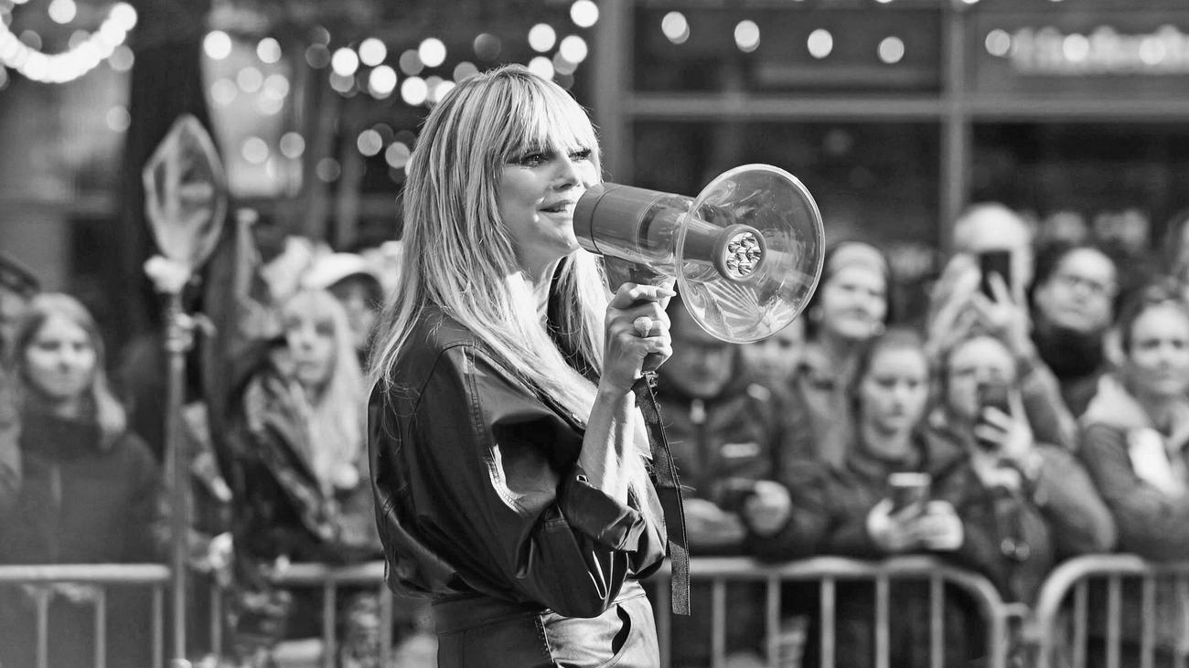 "Germany's Next Topmodel": Wo breitbeinige Heteros und trans Männer sich weinend umarmen