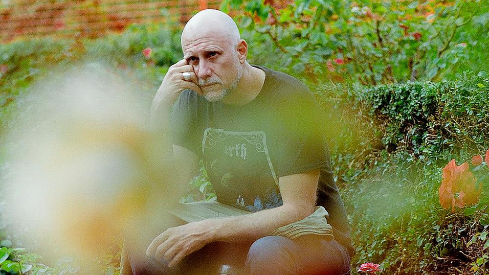 Trevor Paglen: Was haben digitale Überwachung und Kartoffelchips miteinander zu tun? Trevor Paglen weiß es.