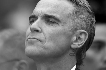 Promis in der Politik: Robbie Williams attends the "Killers Of The Flower Moon" red carpet during the 76th annual Cannes film festival at Palais des Festivals on May 20, 2023 in Cannes, France.