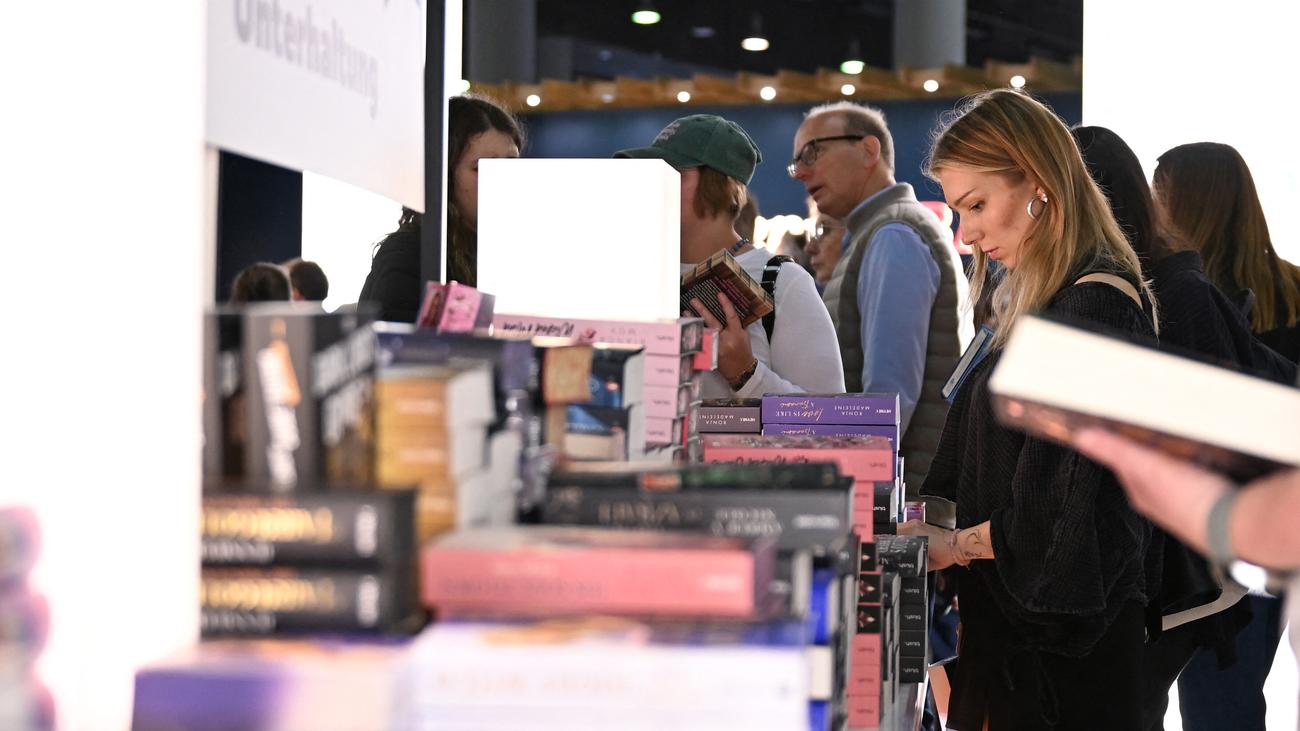 Frankfurt Book Fair: More than 235,000 people visited the Frankfurt Book ...