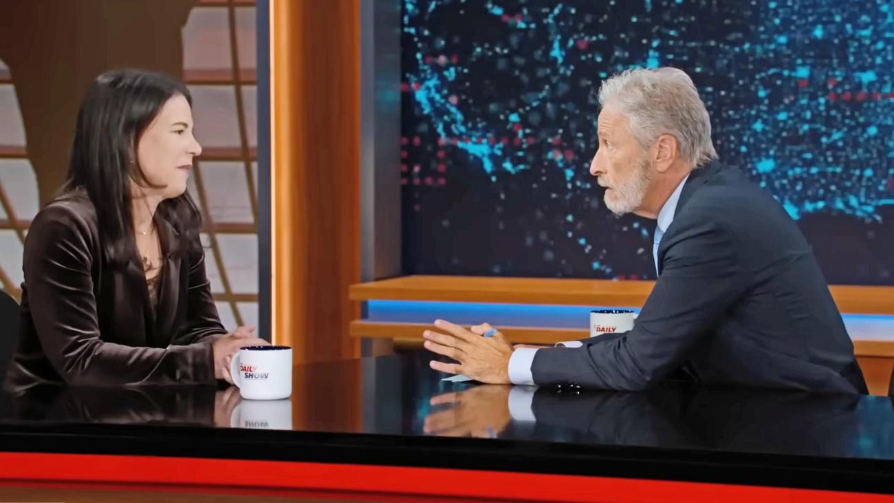 Annalena Baerbock bei Jon Stewart: Eine Deutsche im Humor-Ausland