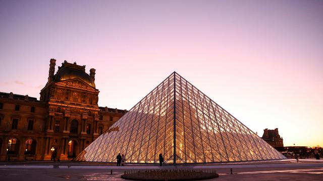 Paris: Direktorin des Louvre tritt nach Diebstahl zurück