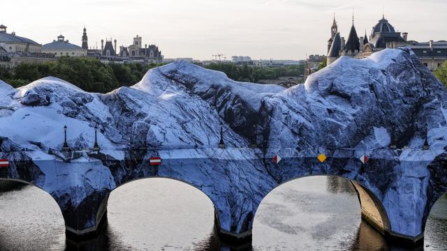 JR-Installation in Paris: Kunstinstallation an Pariser Pont Neuf beschädigt