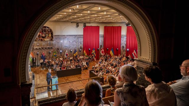 »Die Allianz der letzten Demokratien«: Der Schweizer Apfelschmus