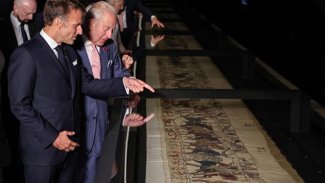 Teppich von Bayeux: Macron besichtigt mit König Charles und Burnham historischen Teppich