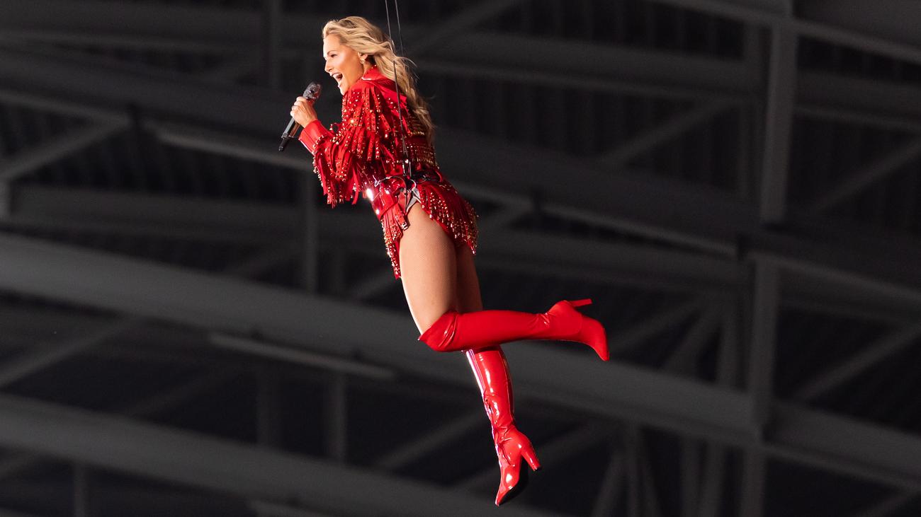 Helene Fischer in Dresden: Sie schwebt