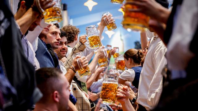 Bier auf dem Oktoberfest: Mehr als 15 Euro? Passt schon!