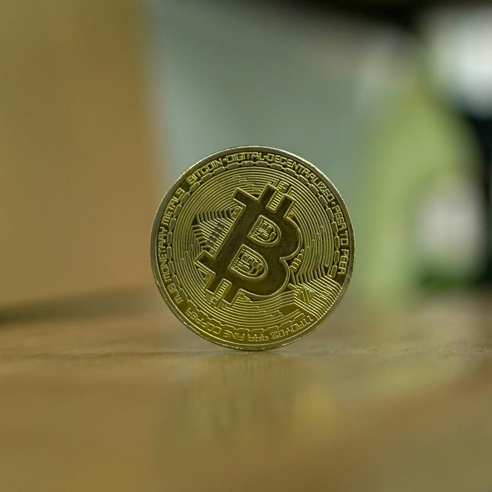 Kryptowährung: Bitcoin erreicht erstmals Wert von 124.000 US-Dollar | DIE  ZEIT