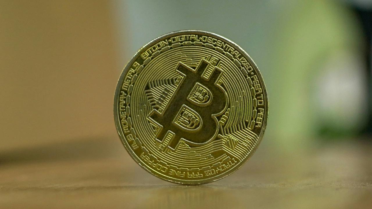 Kryptowährung: Bitcoin erreicht erstmals Wert von 124.000 US-Dollar | DIE  ZEIT