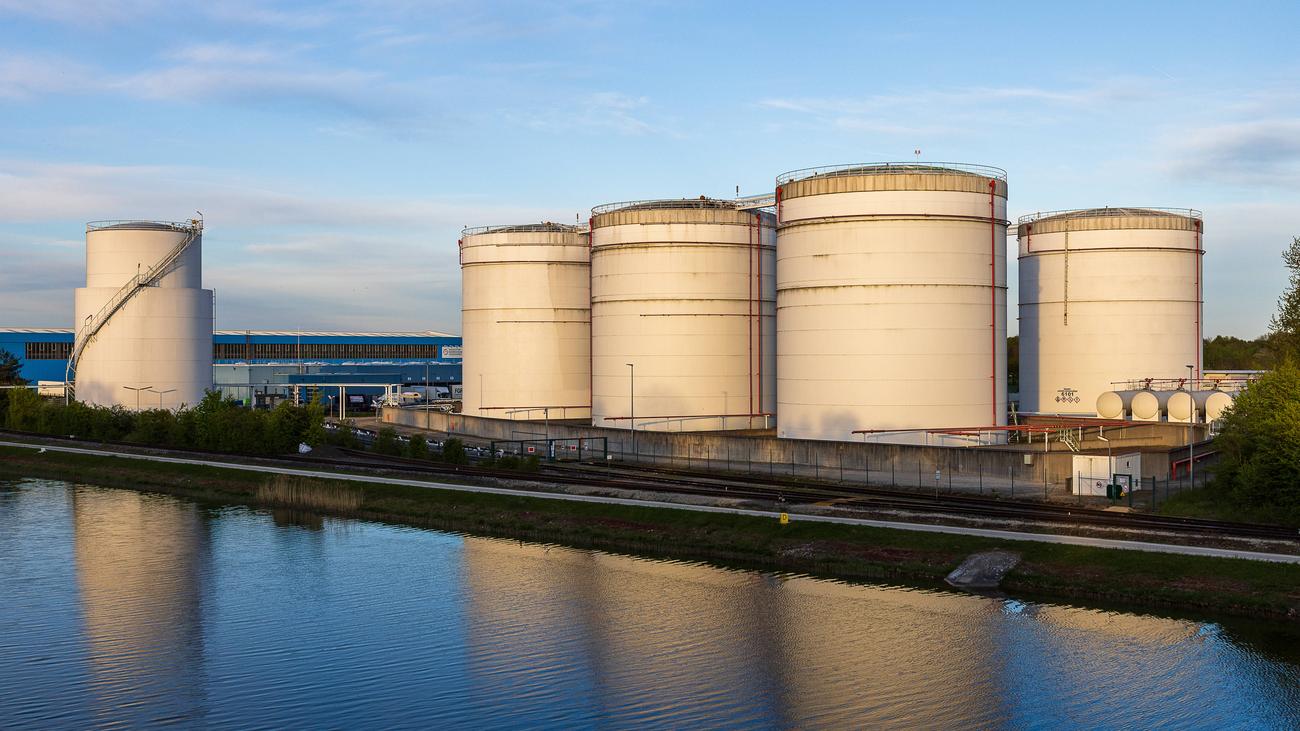 Änderungen im Mai 2026: Tankrabatt wird eingeführt, Russland dreht den Gashahn zu