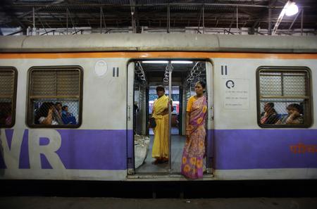 Indien Ein Abteil Fur Frauen Reserviert Zeit Online