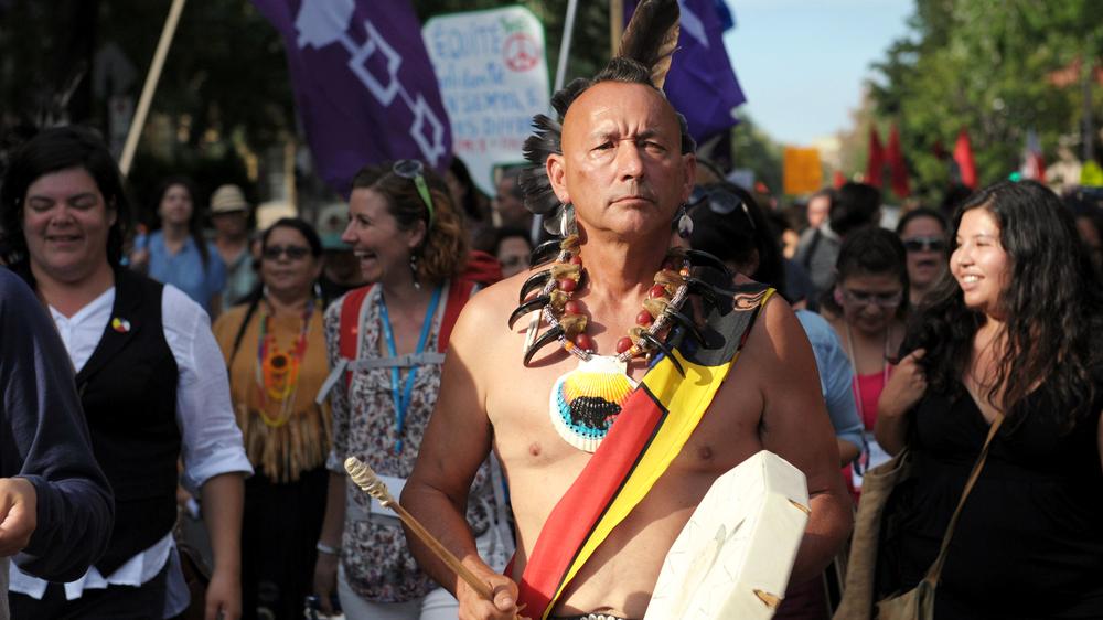 Weltsozialforum: Teilnehmer beim Eröffnungszug des Weltsozialforums in Montreal 