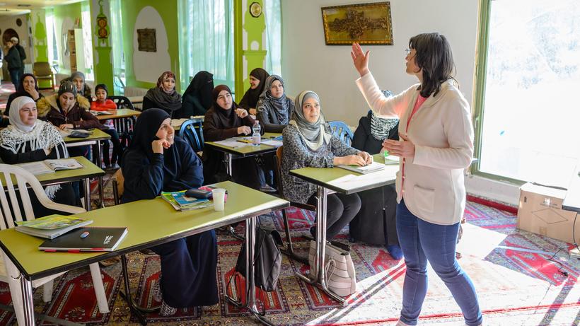 Flüchtlingshilfe: Eine Deutschstunde für Frauen aus Syrien in Halle an der Saale