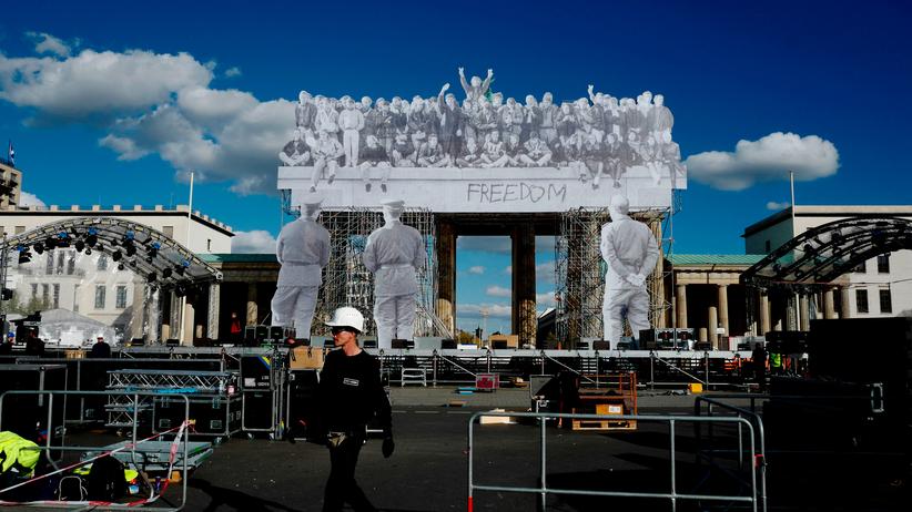 Tag Der Deutschen Einheit Schafft Doch Endlich Diesen Feiertag Ab Zeit Online