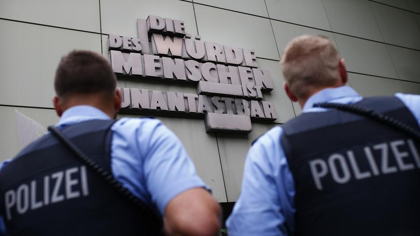 Frankfurter Polizei: Zwei Polizisten in Frankfurt