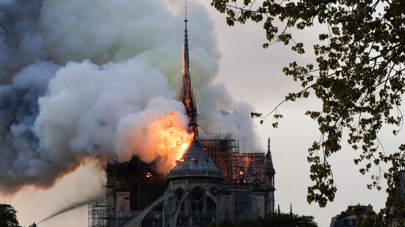 Paris: Notre-Dame steht in Flammen | ZEIT ONLINE