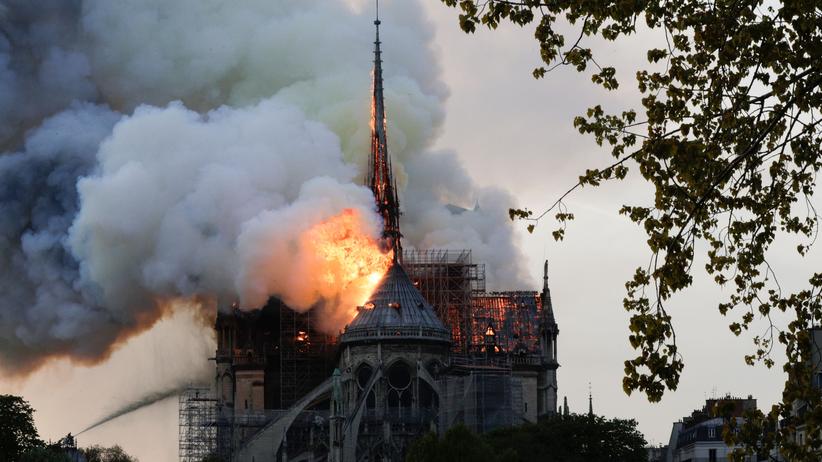 Paris: Notre-Dame steht in Flammen | ZEIT ONLINE