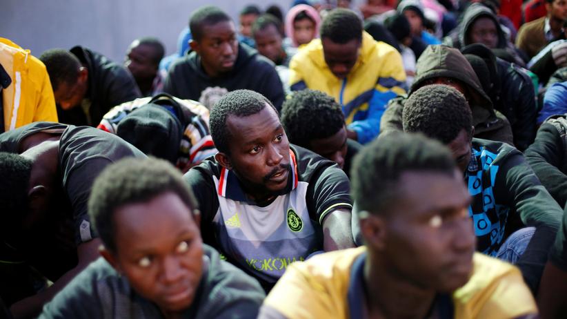 Flüchtlinge: Ankunft geretteter Migranten in einem libyschen Marinestützpunkt in Tripolis, November 2017