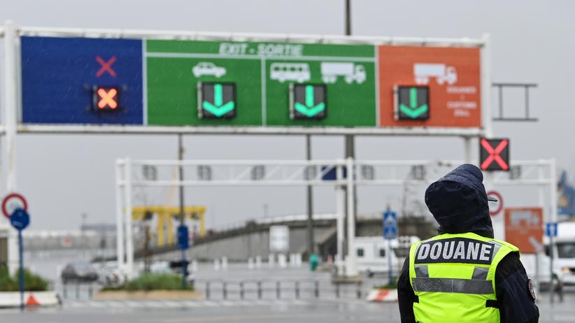 Frankreich Kuhllaster Mit Acht Fluchtlingen An Bord In Calais Entdeckt Zeit Online