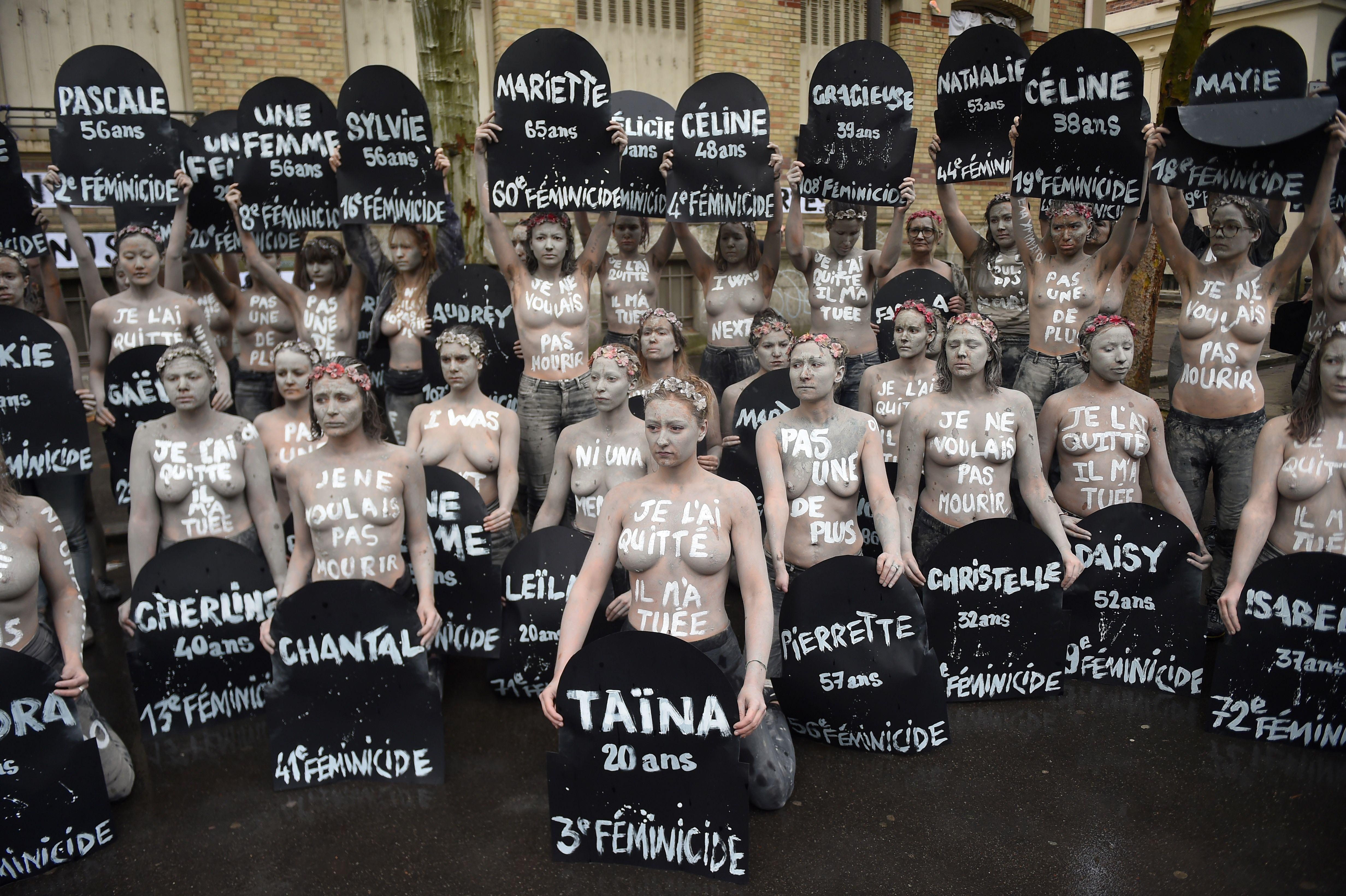 Femen Demonstration In Paris Ich Habe Ihn Verlassen Er Hat Mich Getotet Zeit Online