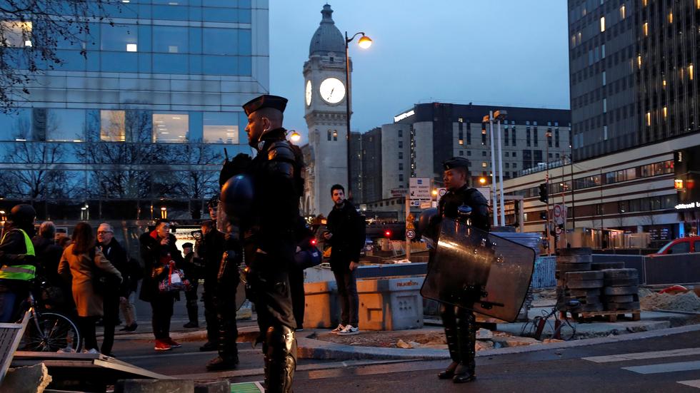 Paris: Konzert provoziert Krawalle am Bahnhof Gare de Lyon | ZEIT ONLINE