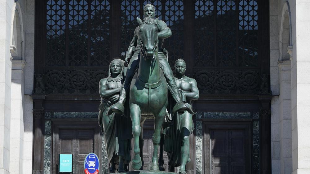 Rassismus: New Yorker Naturkundemuseum entfernt Statue von Theodore  Roosevelt | DIE ZEIT