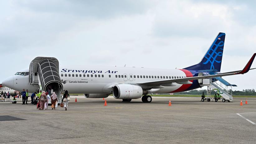 Indonesien: Rettungskräfte melden Absturz des Passagierflugzeugs