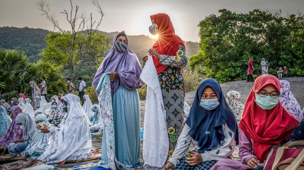 Ramadan: Weltweit Aufrufe zur Vorsicht beim Fastenbrechen | ZEIT ONLINE